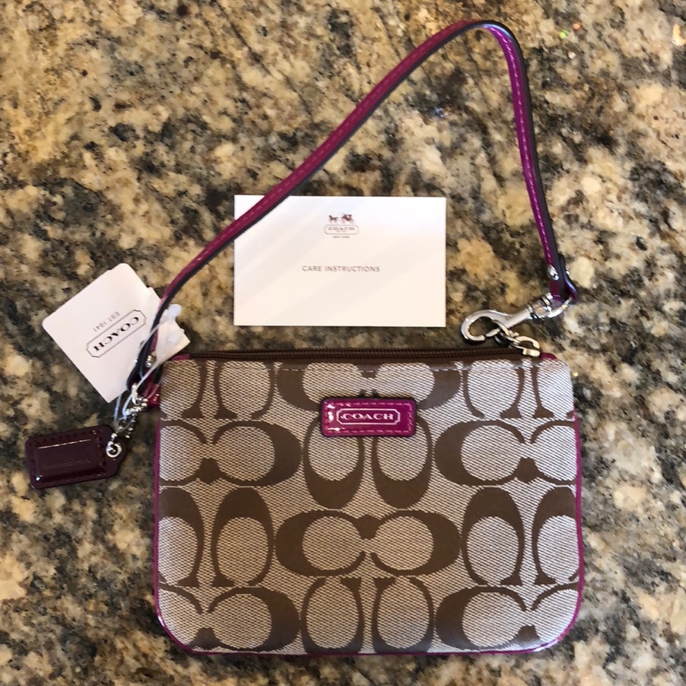 COACH WRISTLET *NWT*